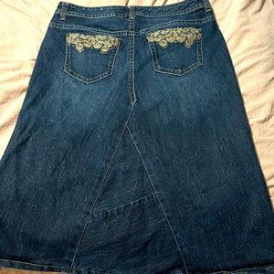 Dark wash denim skirt. Size 14w